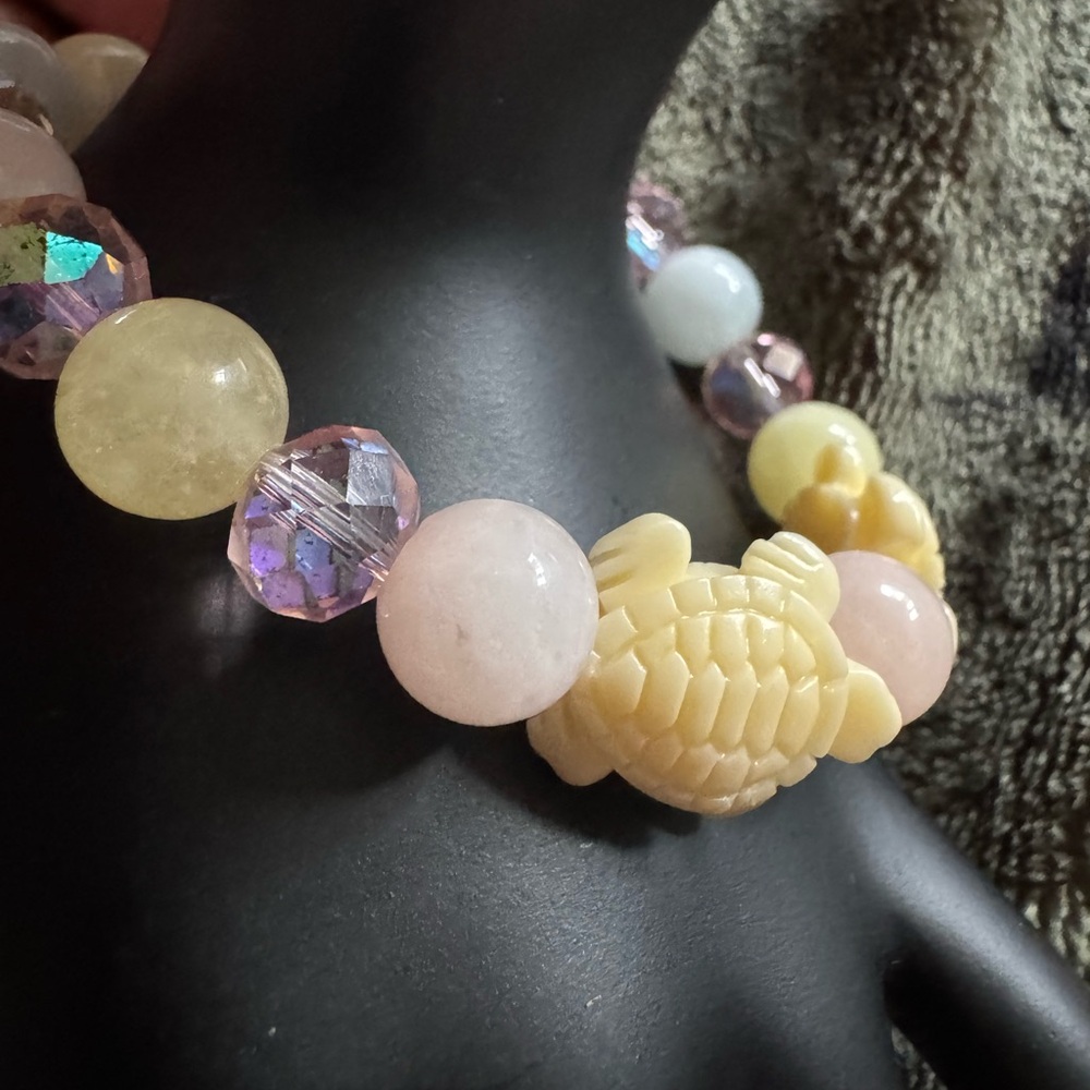 Elegant Cream Beaded Necklace